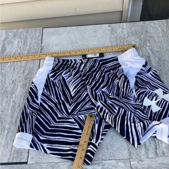 Grandpa mob wife clean girl office fairy core Under Armour Shorts Women's Medium - Picture 9 of 9